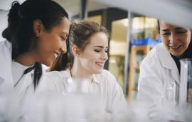 Women in lab