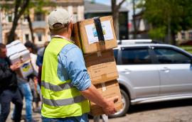 AdobeStock_5392920441_HumanitarianAid_WEB