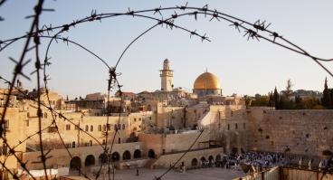Barbed wire between Israel, Jerusalem