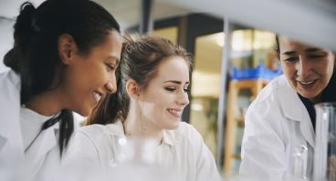 Women in lab