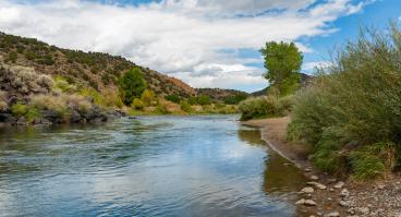 Rio Grande river and landscape, New Mexico, US
