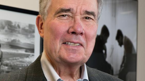 Headshot of Gil Kerlikowske