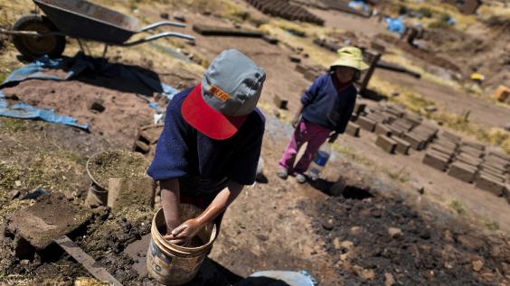 Latin children labor in unregulated conditions