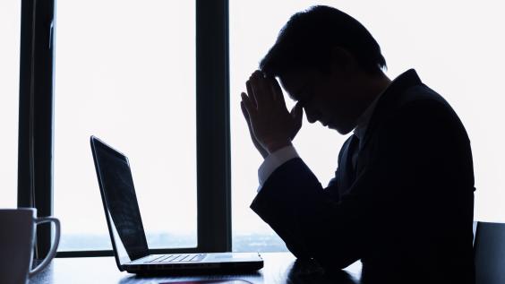 AdobeStock_120768742_Man Praying