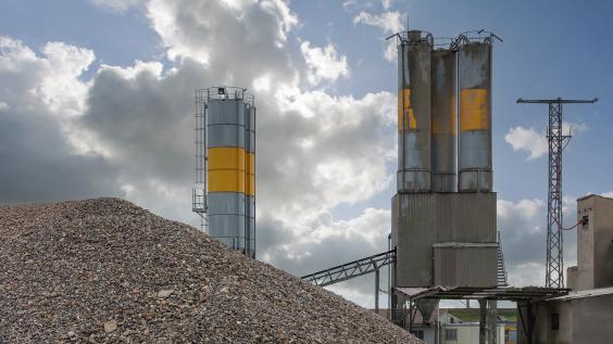 Sand destined to the manufacture of cement in a quarry