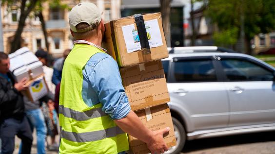 AdobeStock_5392920441_HumanitarianAid_WEB
