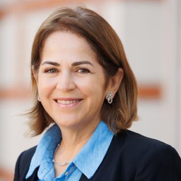 Erika de la Garza headshot