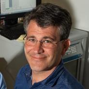 Headshot of Douglas Natelson.