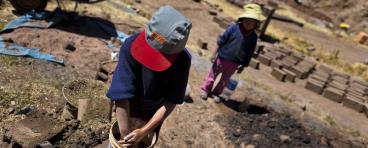 Latin children labor in unregulated conditions
